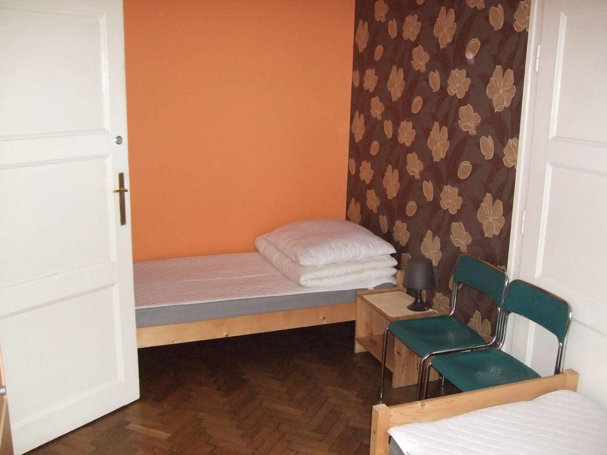 Old Walls Hostel Cracovia Exterior foto