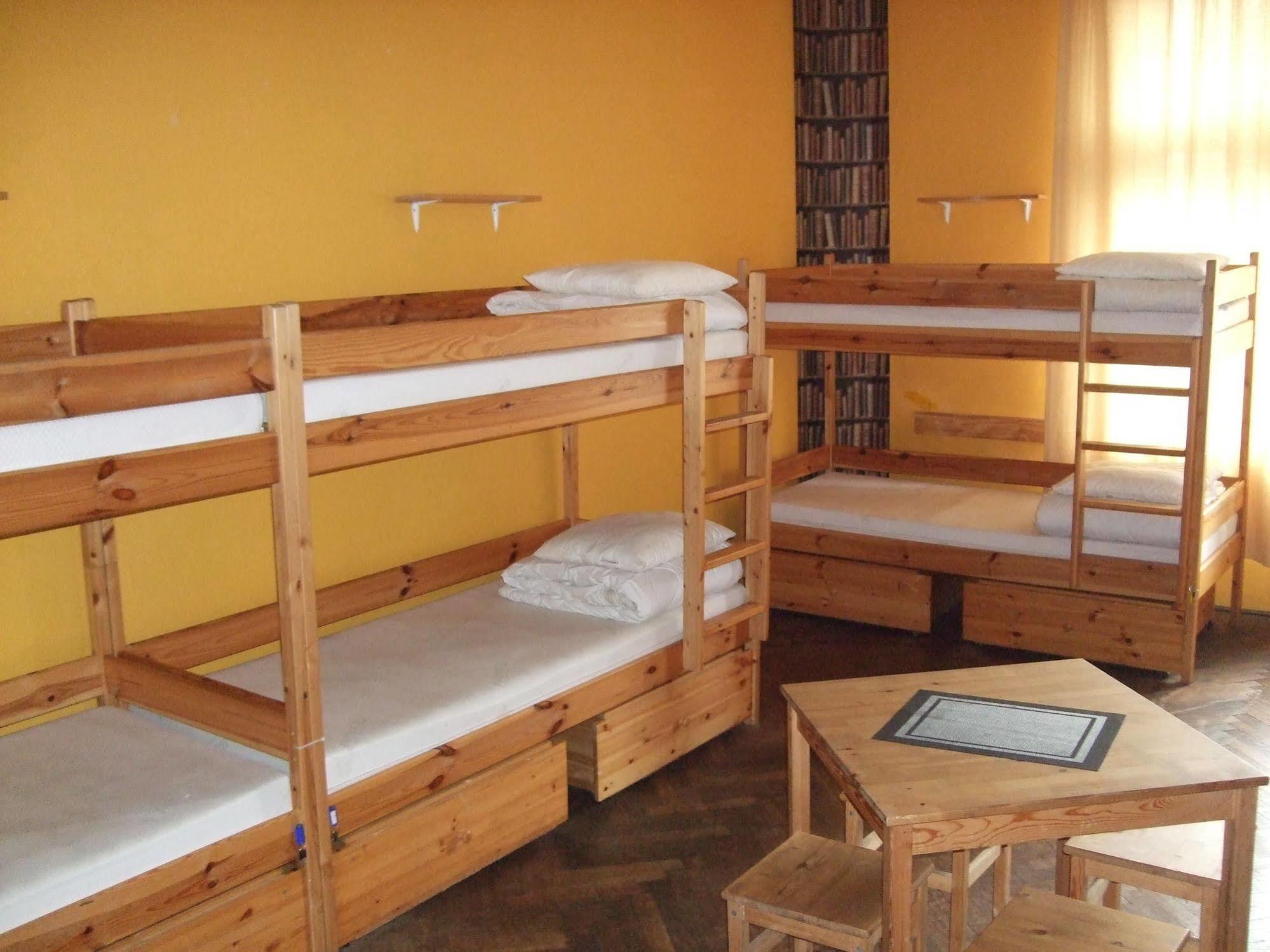 Old Walls Hostel Cracovia Exterior foto